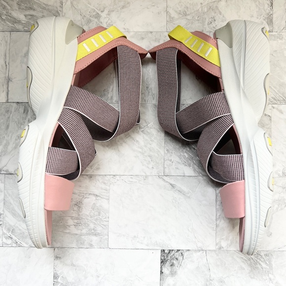 New SOREL Explorer Blitz Strappy Sandal - Picture 5 of 7